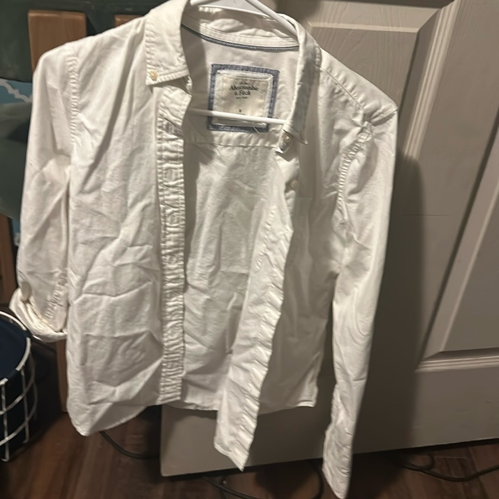 Great condition long sleeve button down Abercrombie and fitch dress shirt